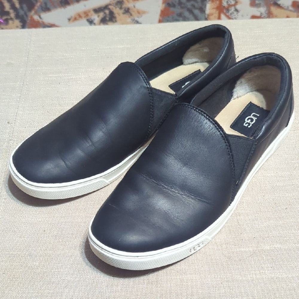 UGG Kitlyn Black‎ Leather Slip On Shoes Model 1102292 Women's Size 10